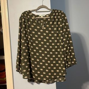 3X women’s blouse - green with cream flowers